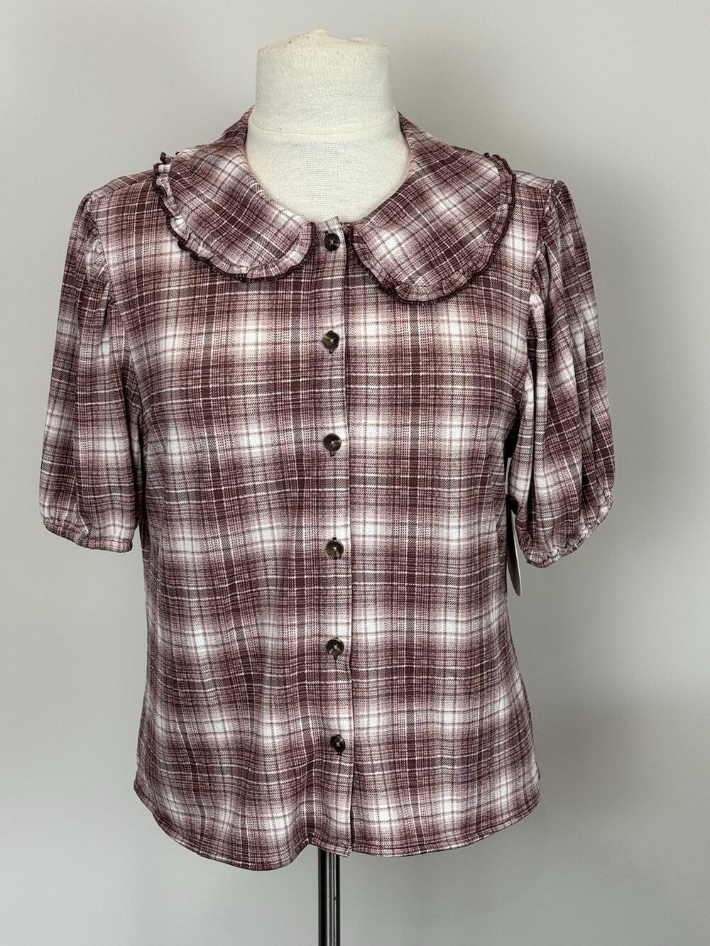 NWT Eden & Olivia Berry Plaid Button Up Top Peter Pan Collar Women's Medium NEW